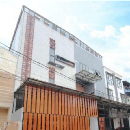 Kamar Keluarga Duri Kosambi Hotel Jakarta Exterior photo