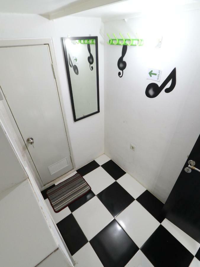 Kamar Keluarga Duri Kosambi Hotel Jakarta Exterior photo